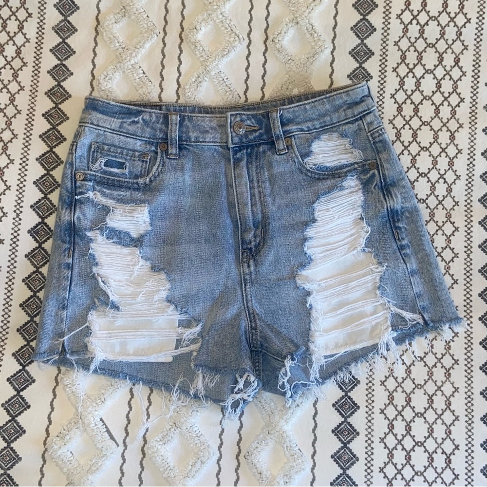 Denim shorts - Picture 2 of 3